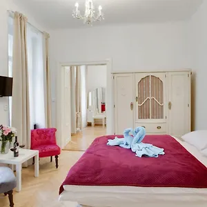 prague-siesta-apartments-prague.praguehotelsweb.com/