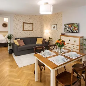 seno-6-apartments.praguehotelsweb.com/